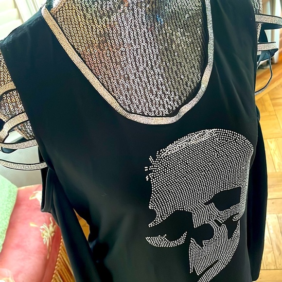 Skull Embellished Long Sleeve - Picture 2 of 13